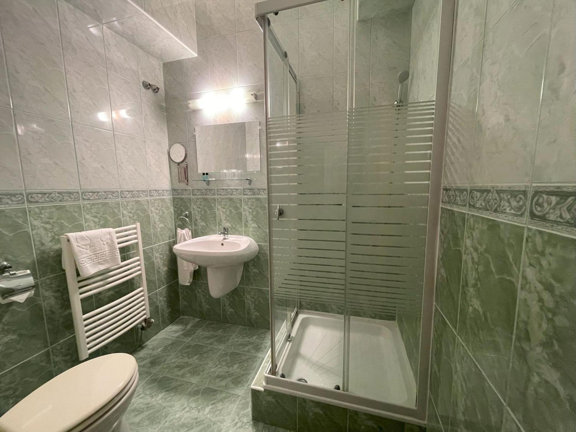 Koenig Hotel ナジカニジャ エクステリア 写真