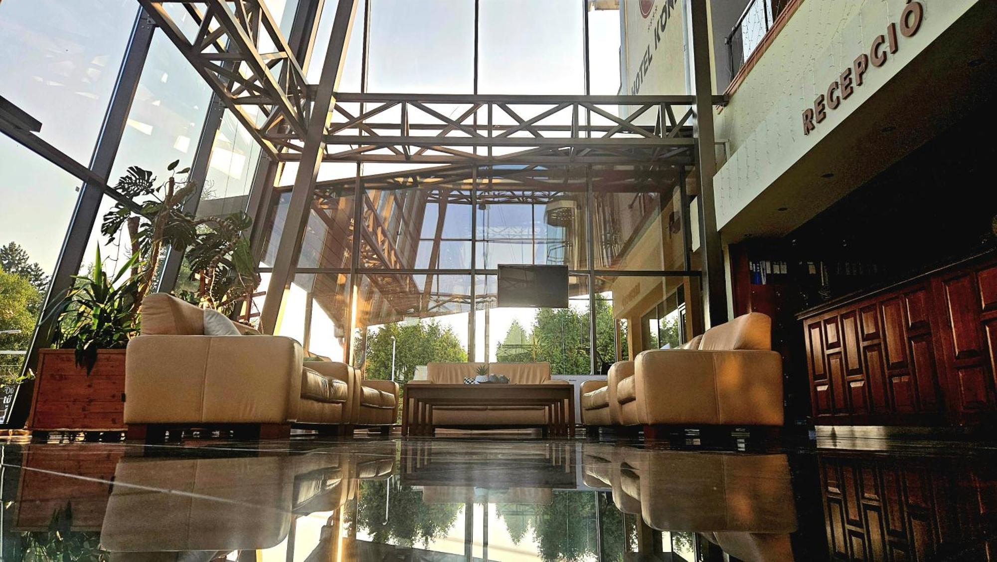 Koenig Hotel ナジカニジャ エクステリア 写真
