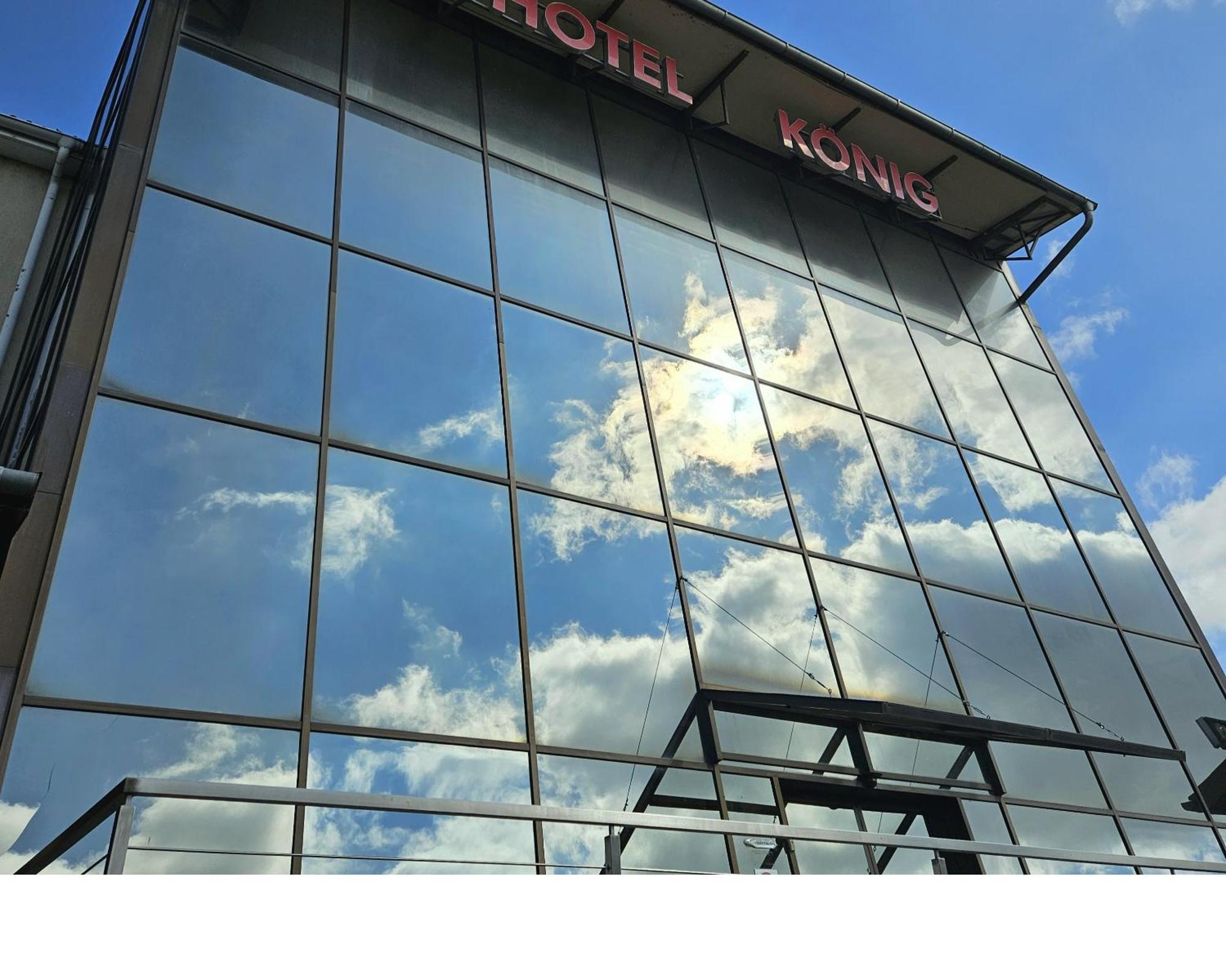 Koenig Hotel ナジカニジャ エクステリア 写真